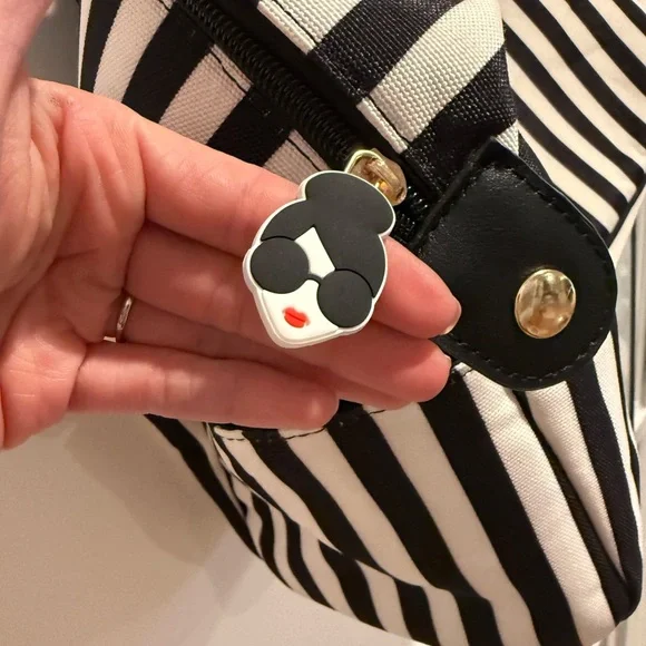 Alice + Olivia Stacey Bendet Black and White Striped Duffle Tote Bag NWT - Picture 4 of 10